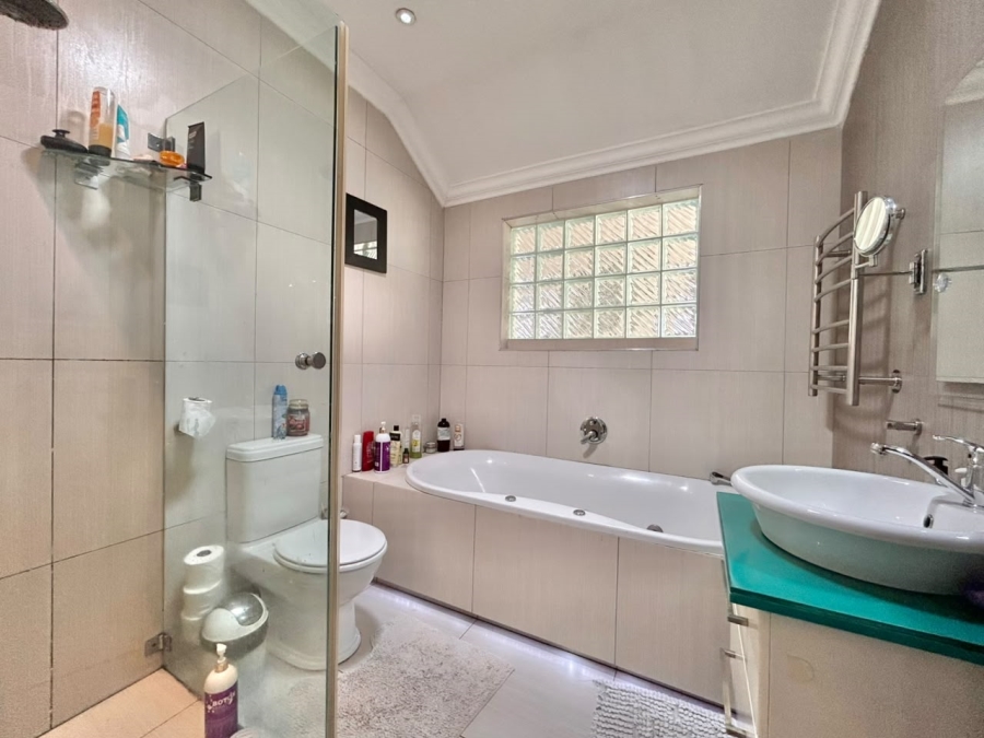 To Let 4 Bedroom Property for Rent in Plumstead Western Cape